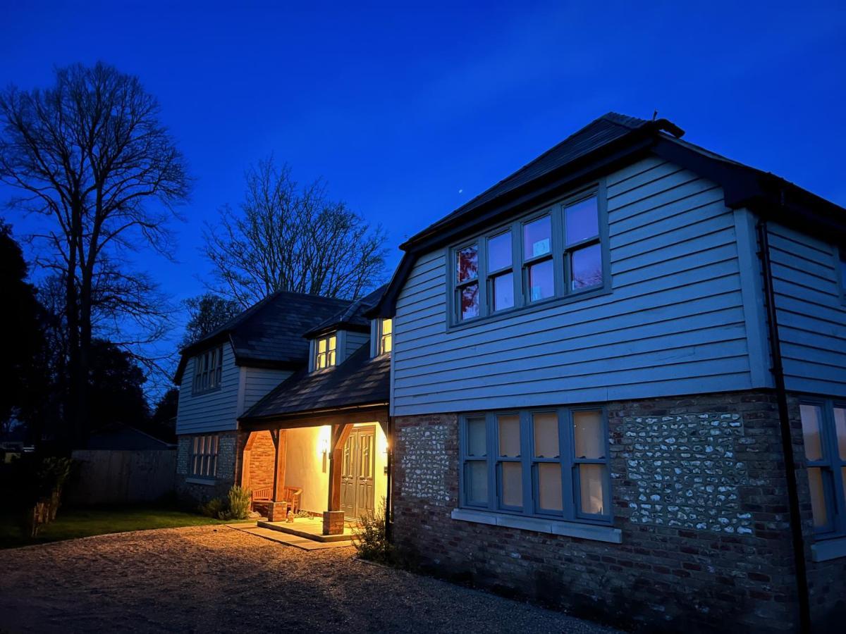 Flint House - Goodwood Events Panzió Chichester Kültér fotó